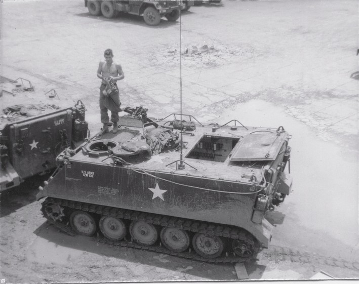 Unknown Army unit passing through Cat Lai